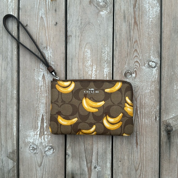 Coach Signature Logo Banana Wristlet NWT - Picture 1 of 6